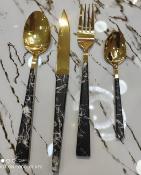 Ménagère / Couvert de table 24 pièces effet marbre noir/ doré