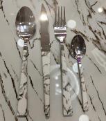 Ménagère / Couvert de table 24 pièces effet marbre blanc / argenté